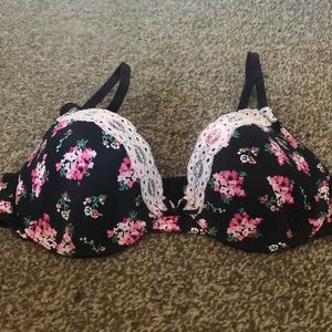 🌺 Cute floral print 34 C bra 🌺